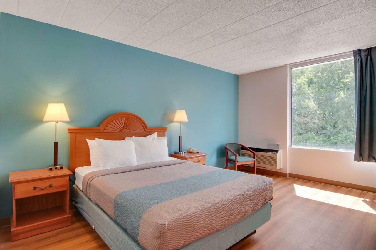 6-clarion, Pa Hotel