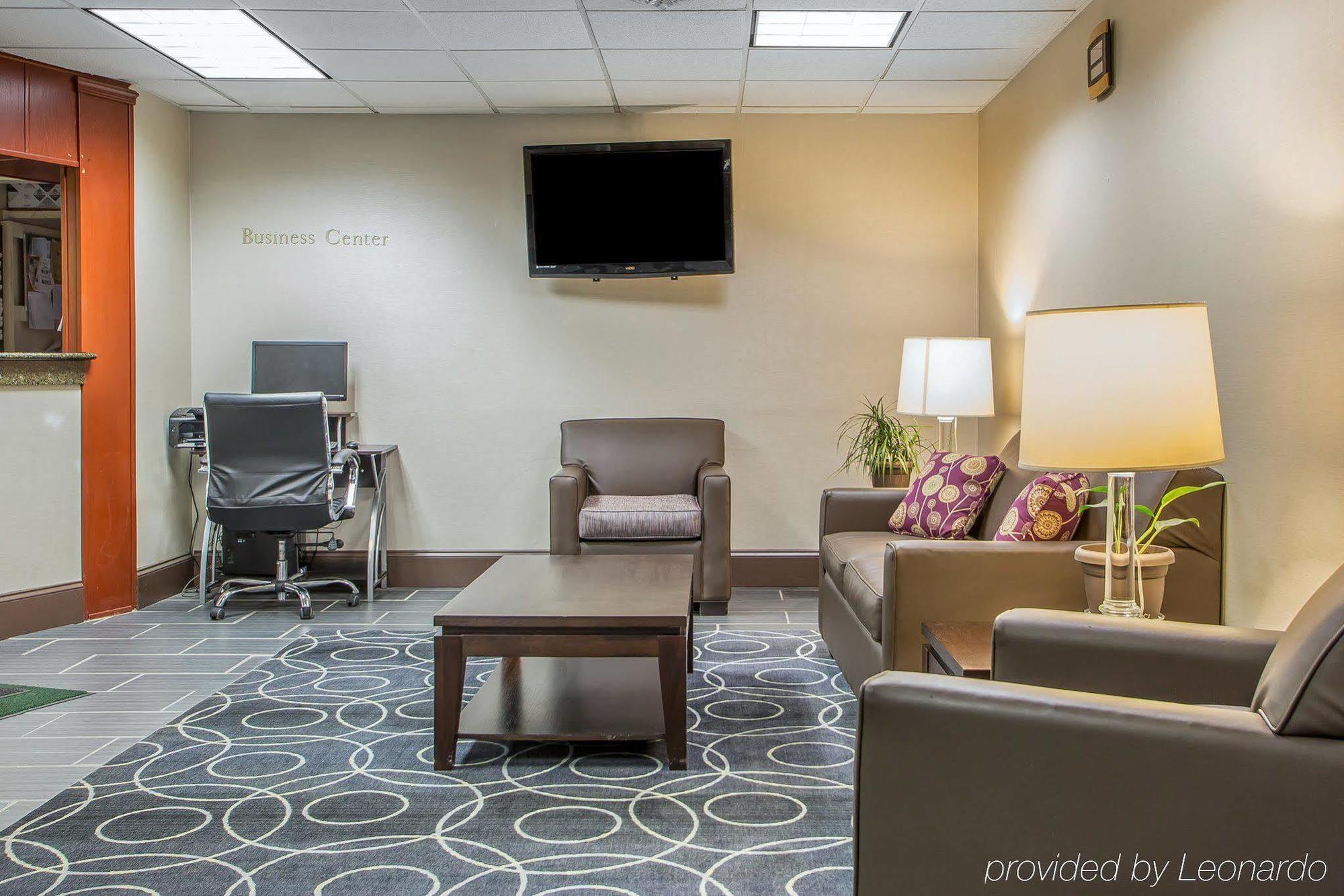 Hotel 6-clarion, Pa
