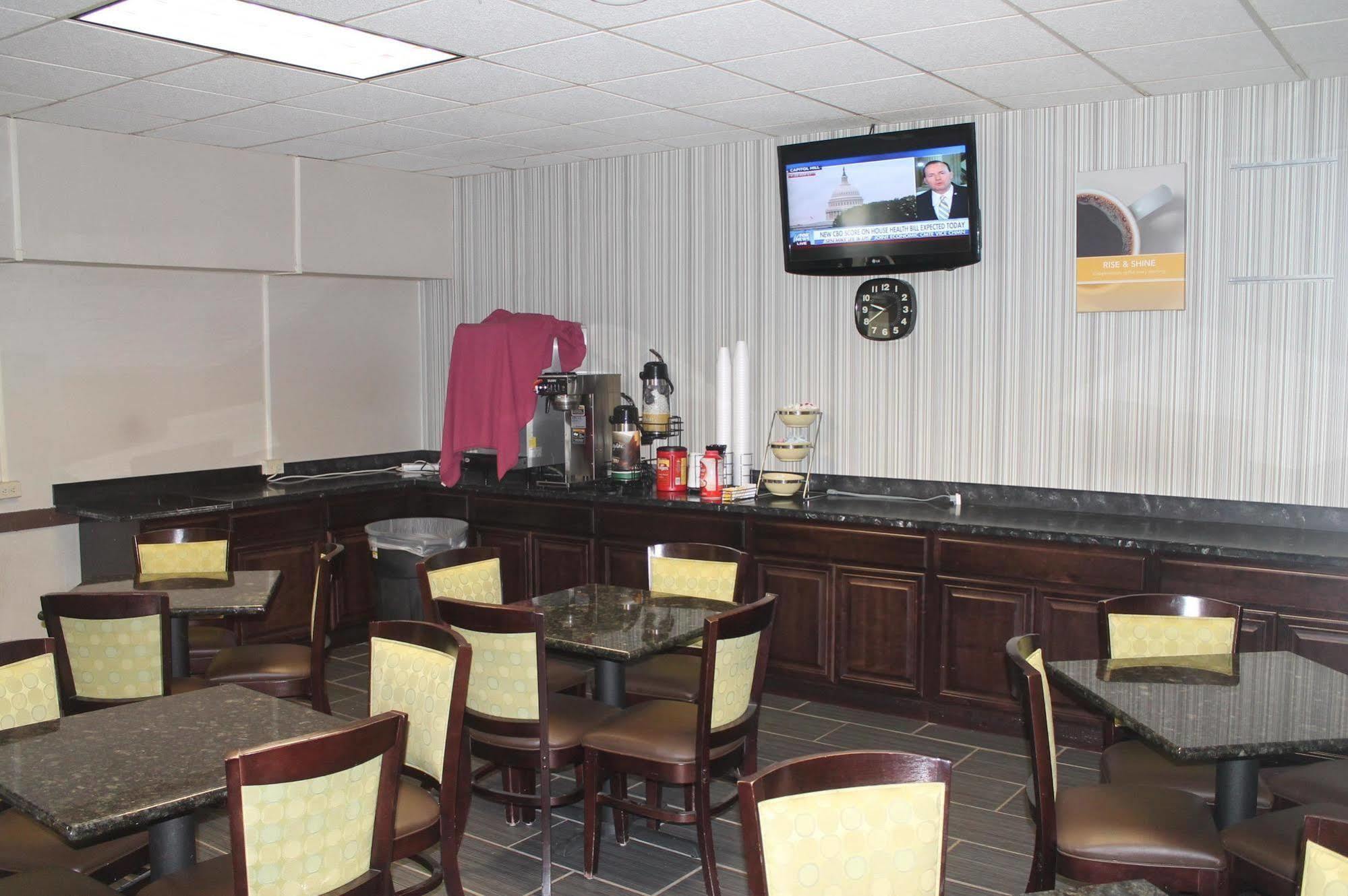 Hotel 6-clarion, Pa