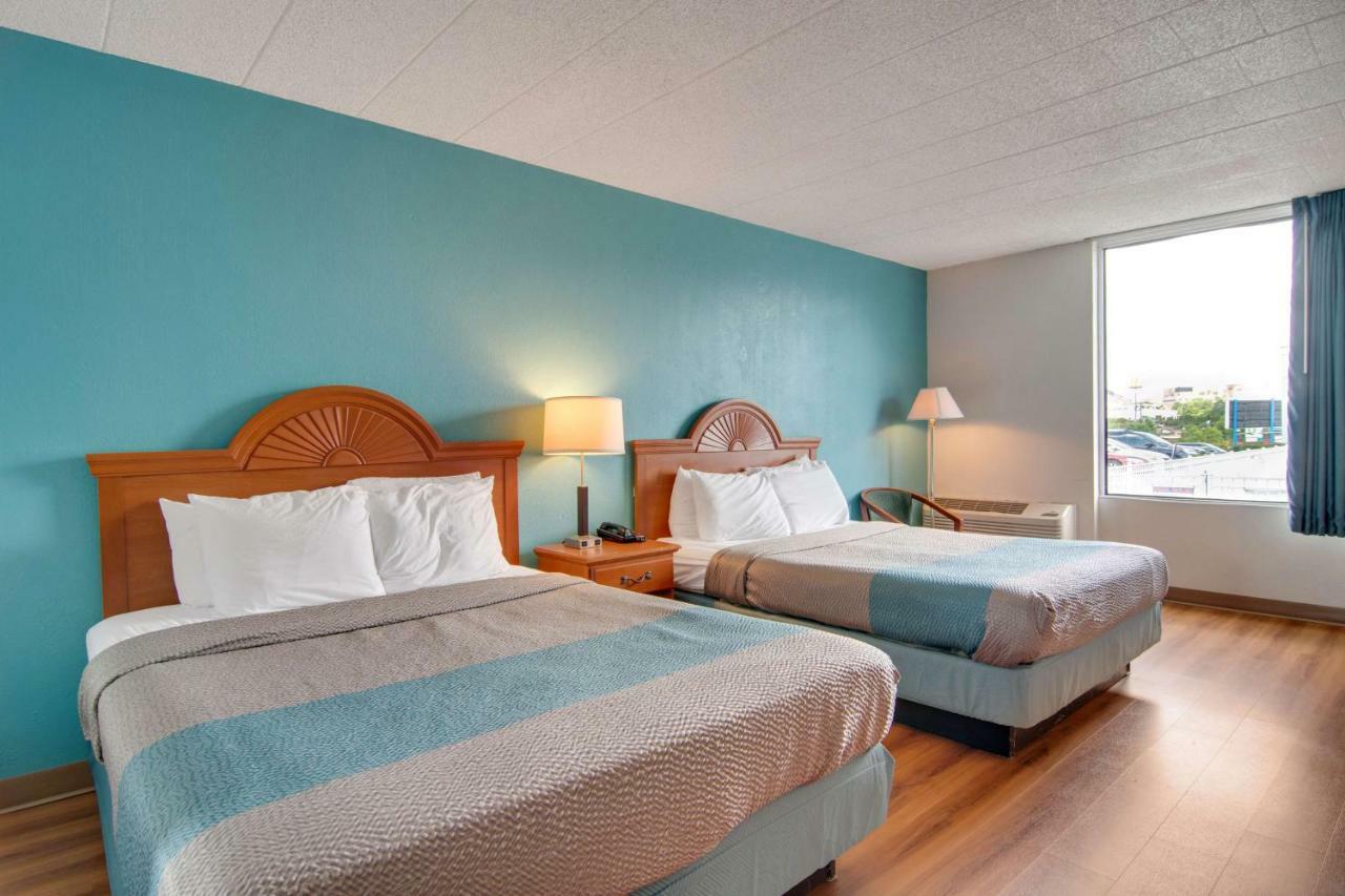 Hotel 6-clarion, Pa 4*
